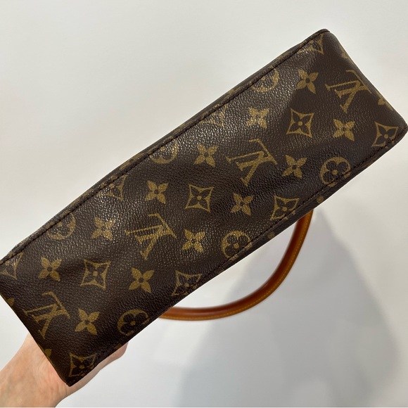 Louis Vuitton Mini Looping - Picture 13 of 14